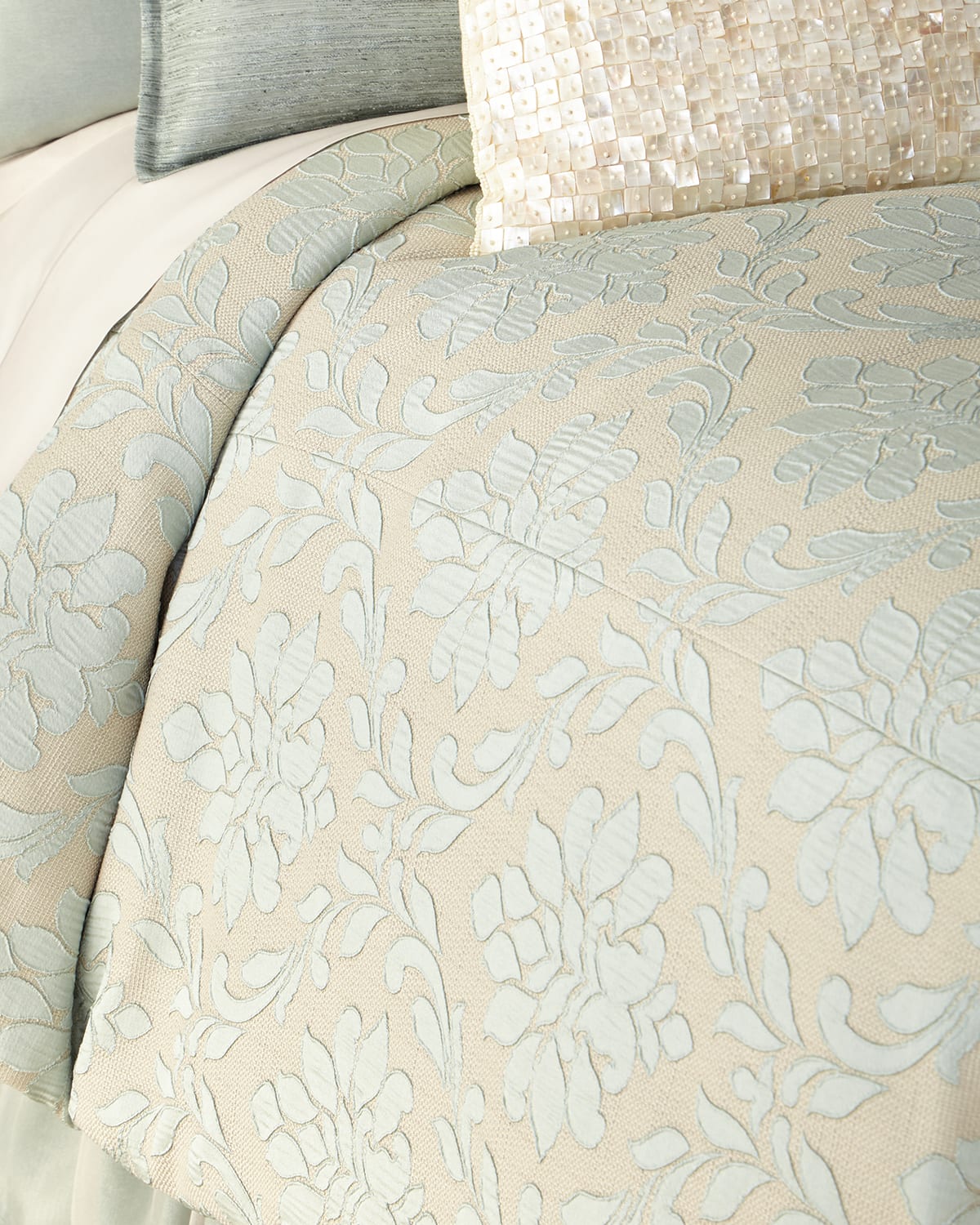 Image Fino Lino Linen & Lace Queen Chianti Duvet Cover