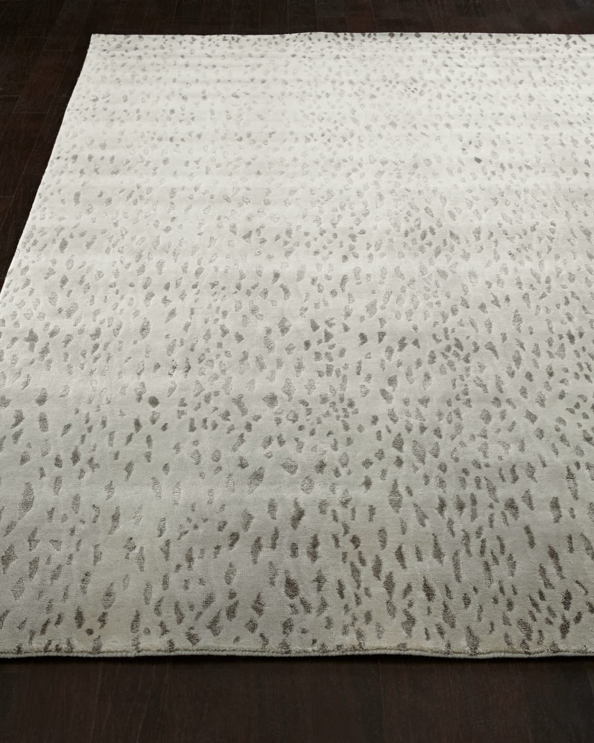 Silver Leopard Rug, 4' x 6'