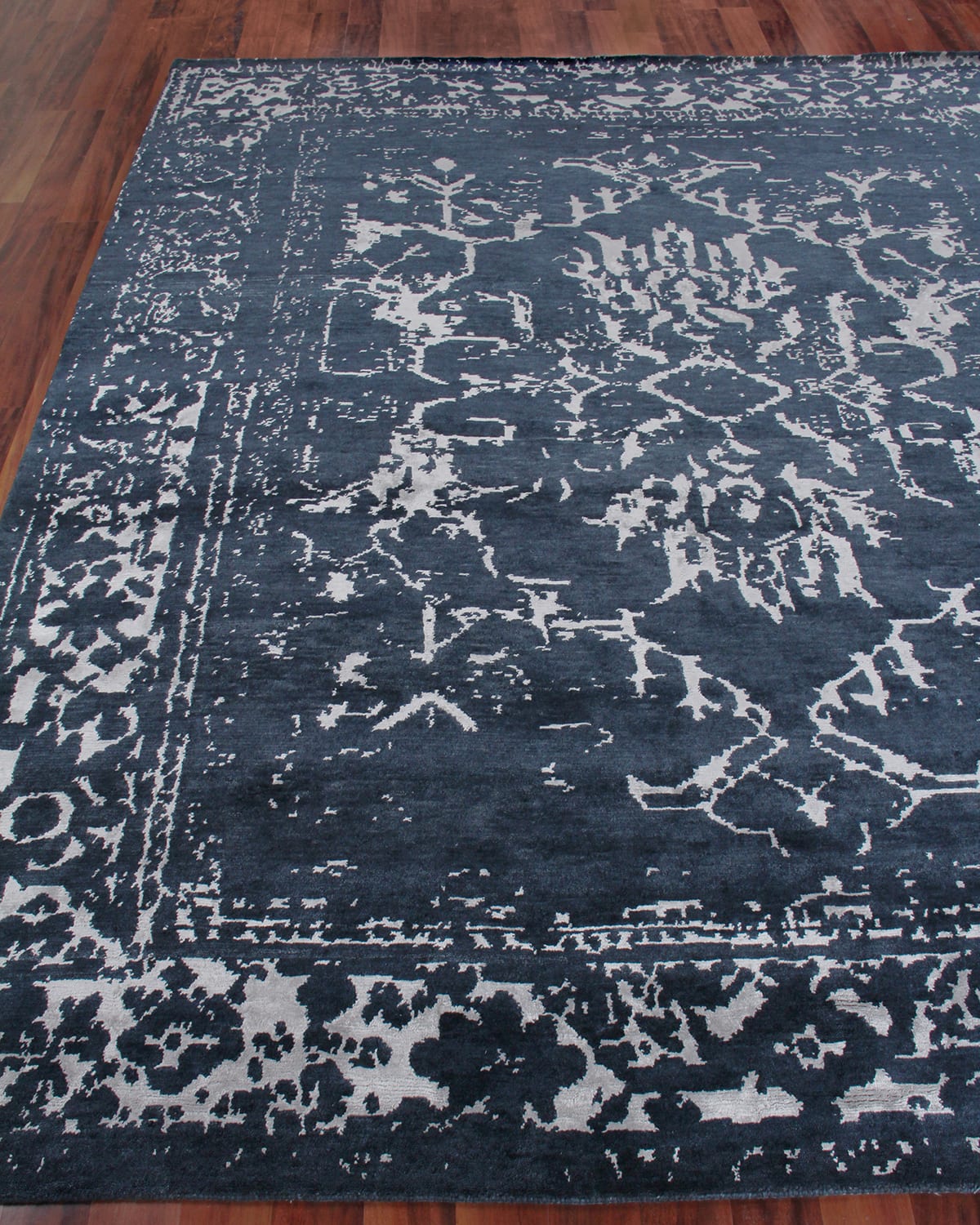 Niclan Hand-Loomed Rug, 6' x 9'