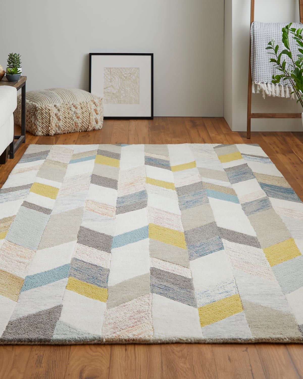 Binada Graphic Chevron Tufted Rug, 4' x 6'