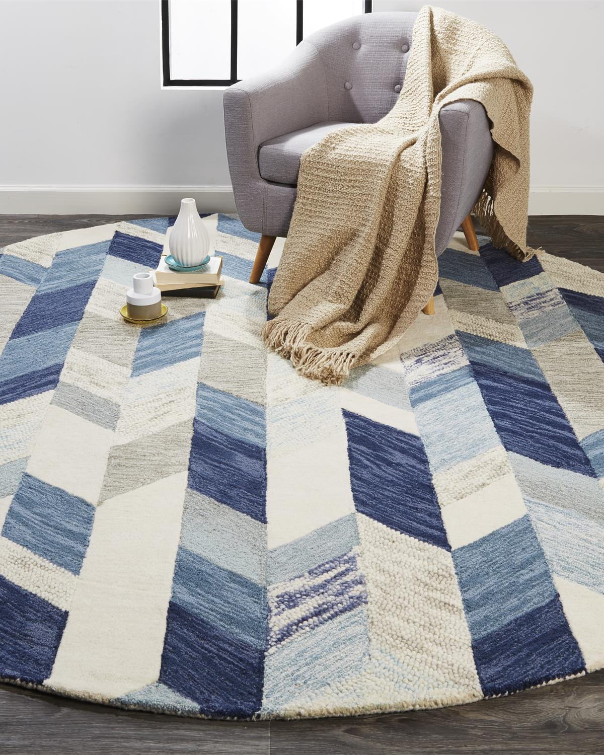Binada Tufted Graphic Chevron Rug, 8' Round