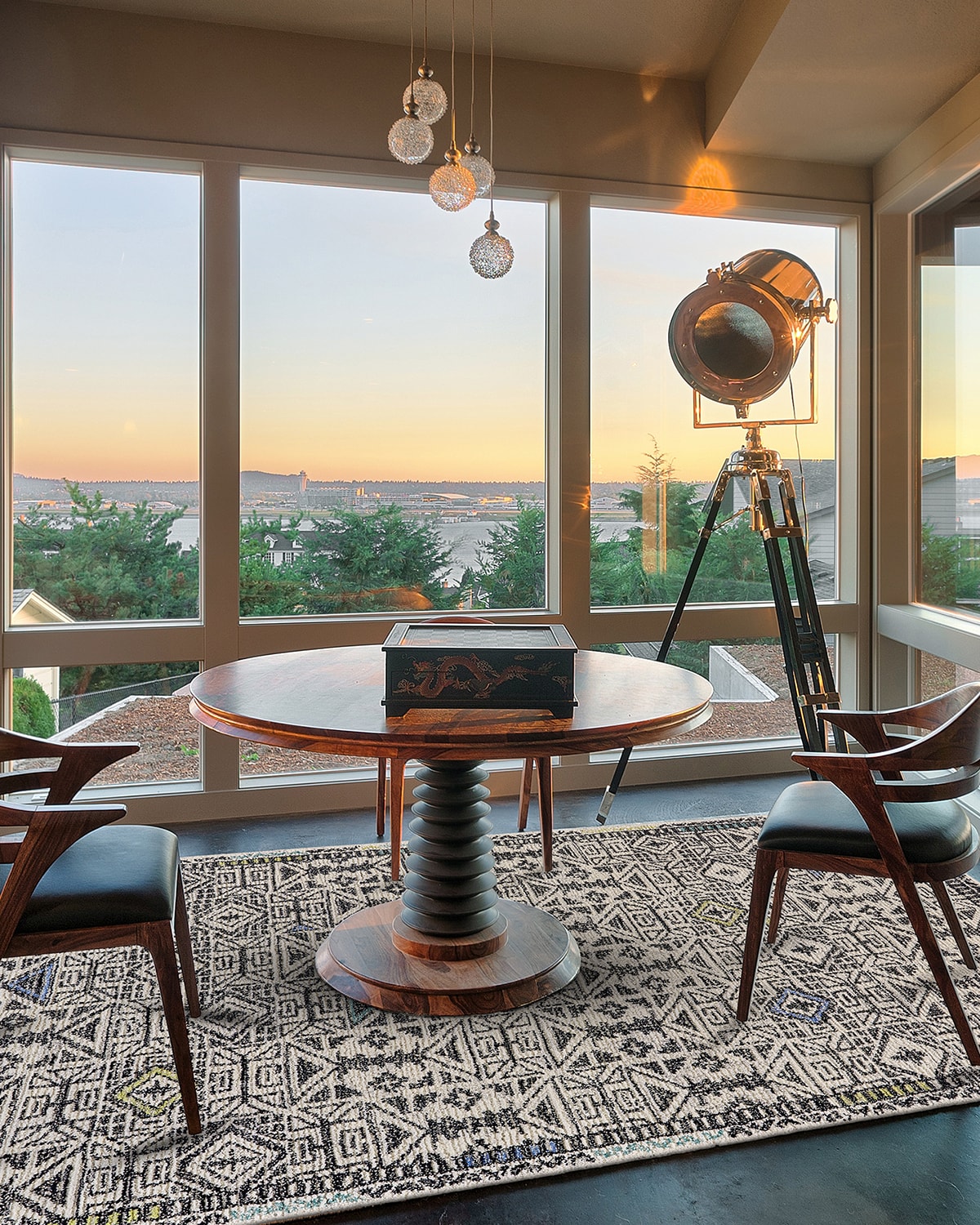 Binada Tufted Tribal Pattern Rug, 2' x 3'