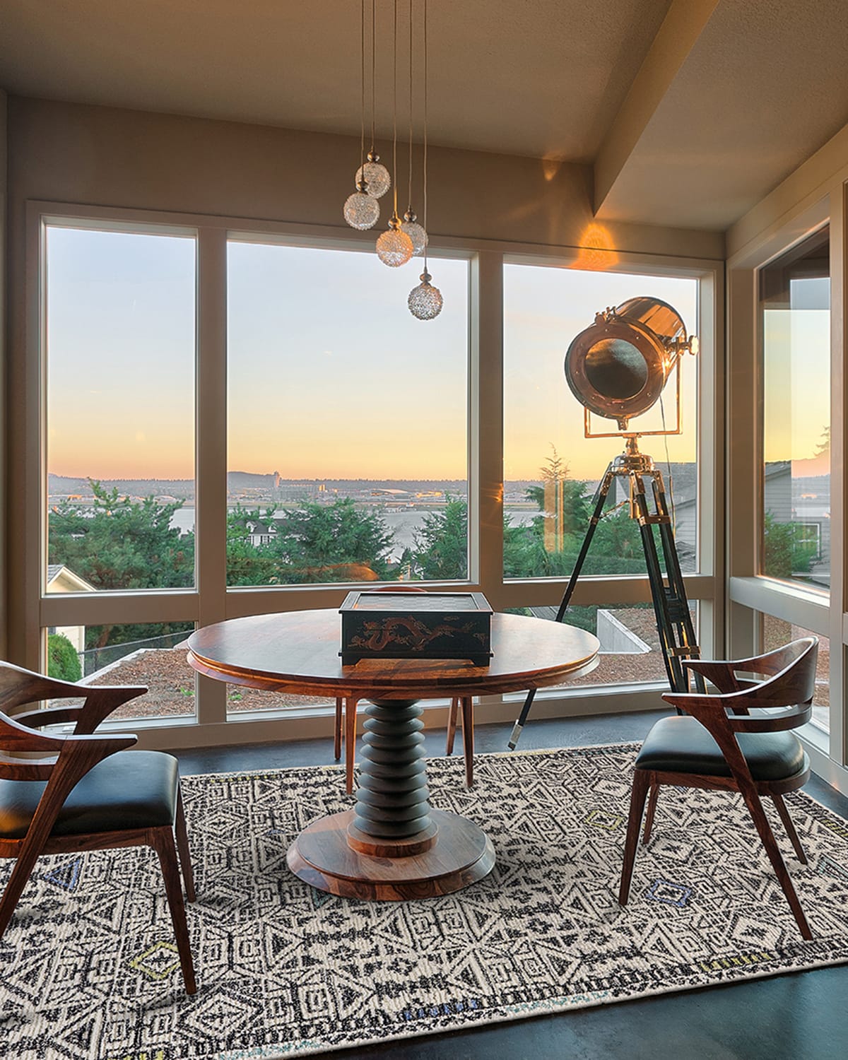 Binada Tufted Tribal Pattern Rug, 5' x 8'