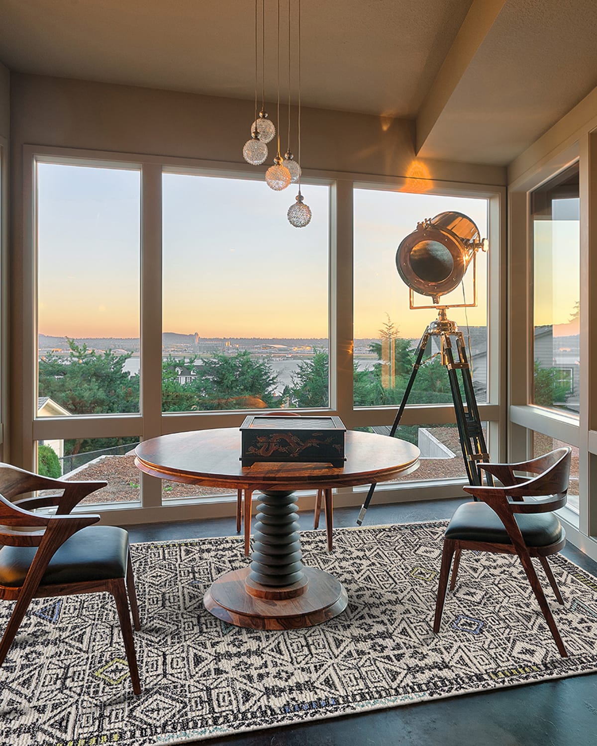 Binada Tufted Tribal Pattern Rug, 8' x 11'