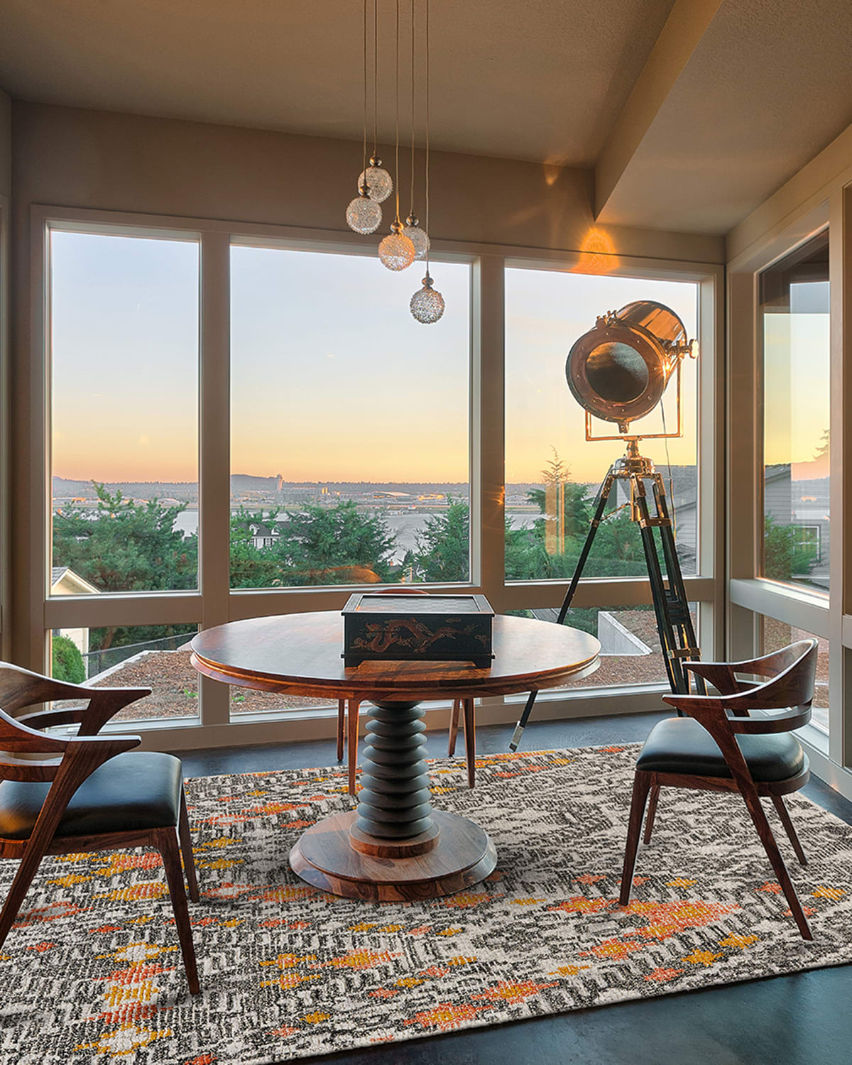 Binada Large Tribal Graphic Tufted Rug, 2' x 3'