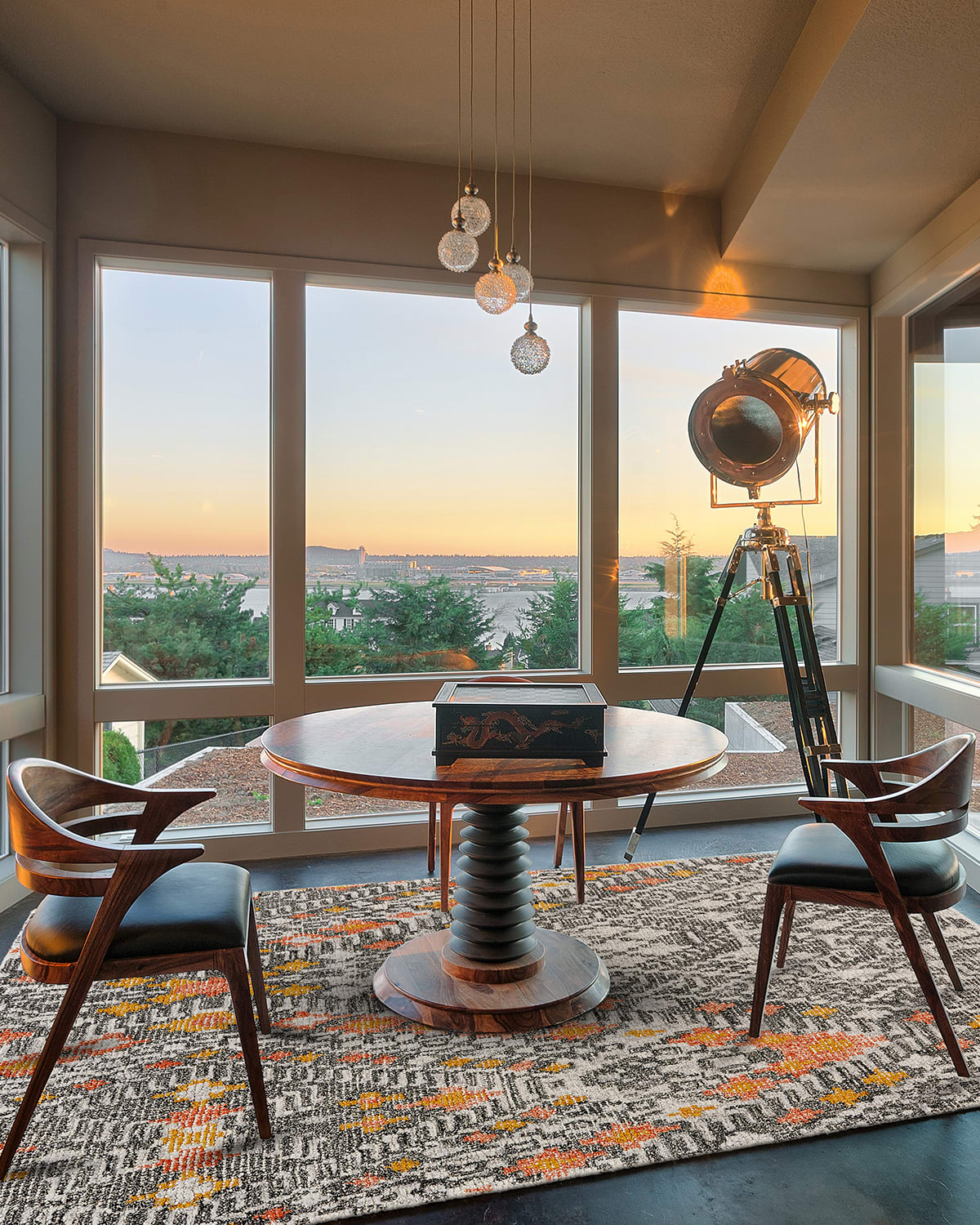 Binada Tribal Style Tufted Rug, 4' x 6'