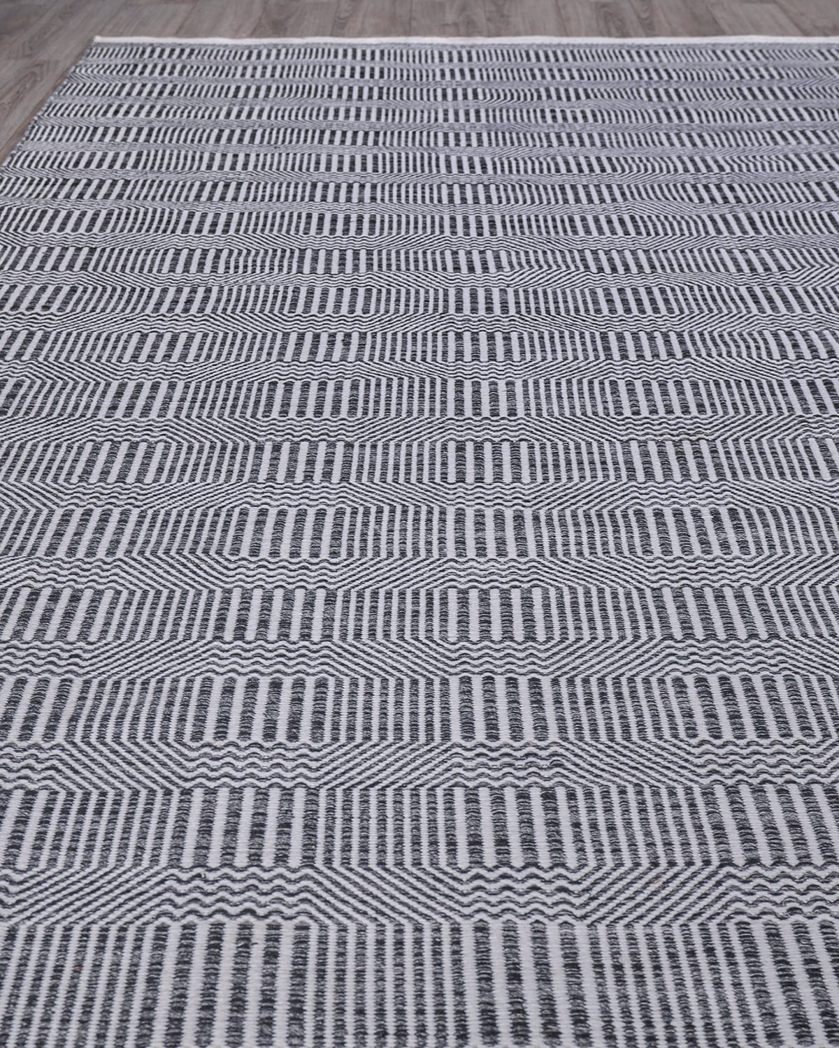 Poff Indoor/Outdoor Flat-Weave Rug, 8' x 10'