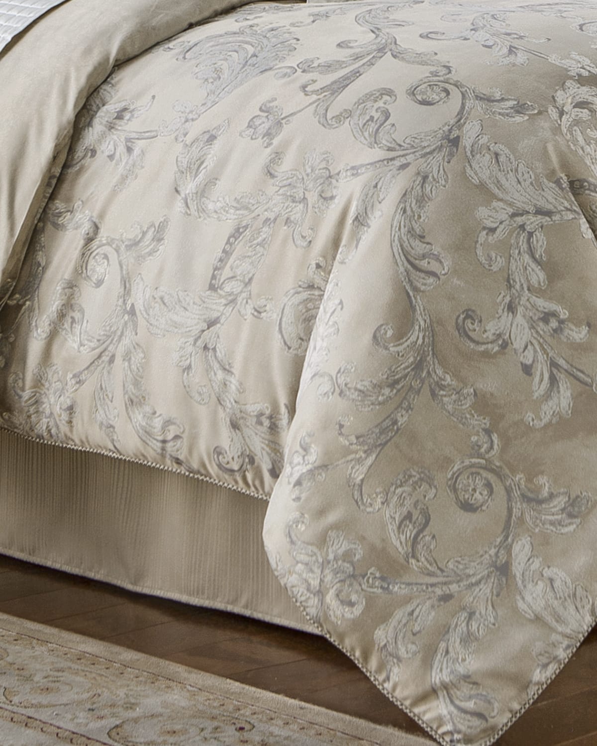 Image Waterford Queen Chantelle 4-Piece Comforter Set