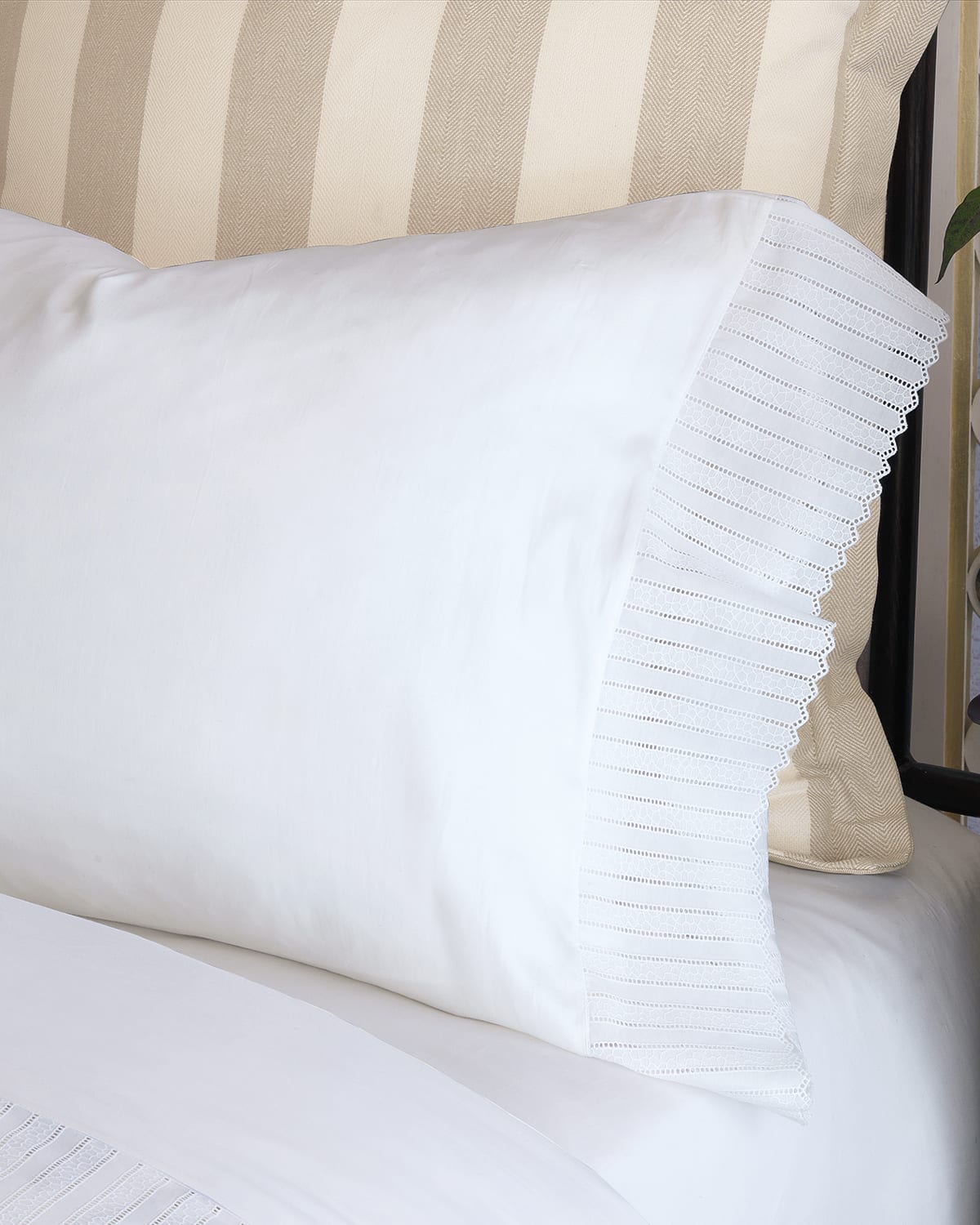 Image Eastern Accents Abingdon Queen Pillowcase