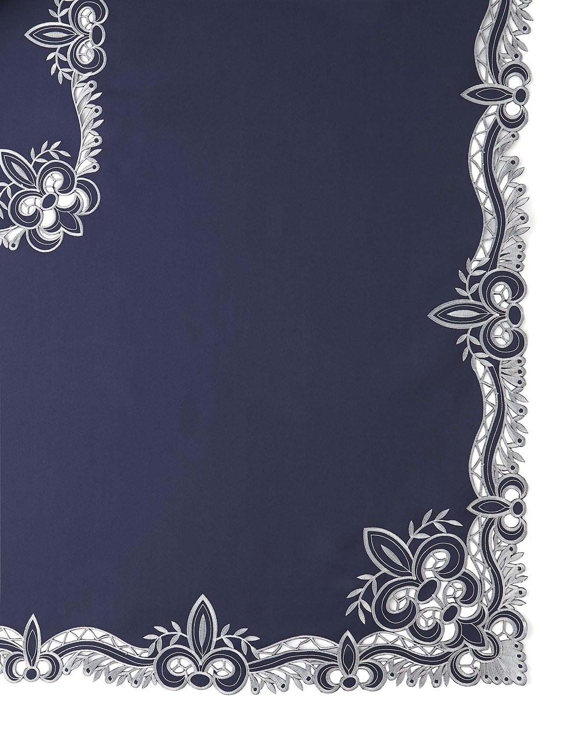 Image Sferra Ellino 72" x 108" Tablecloth & 12 Napkins