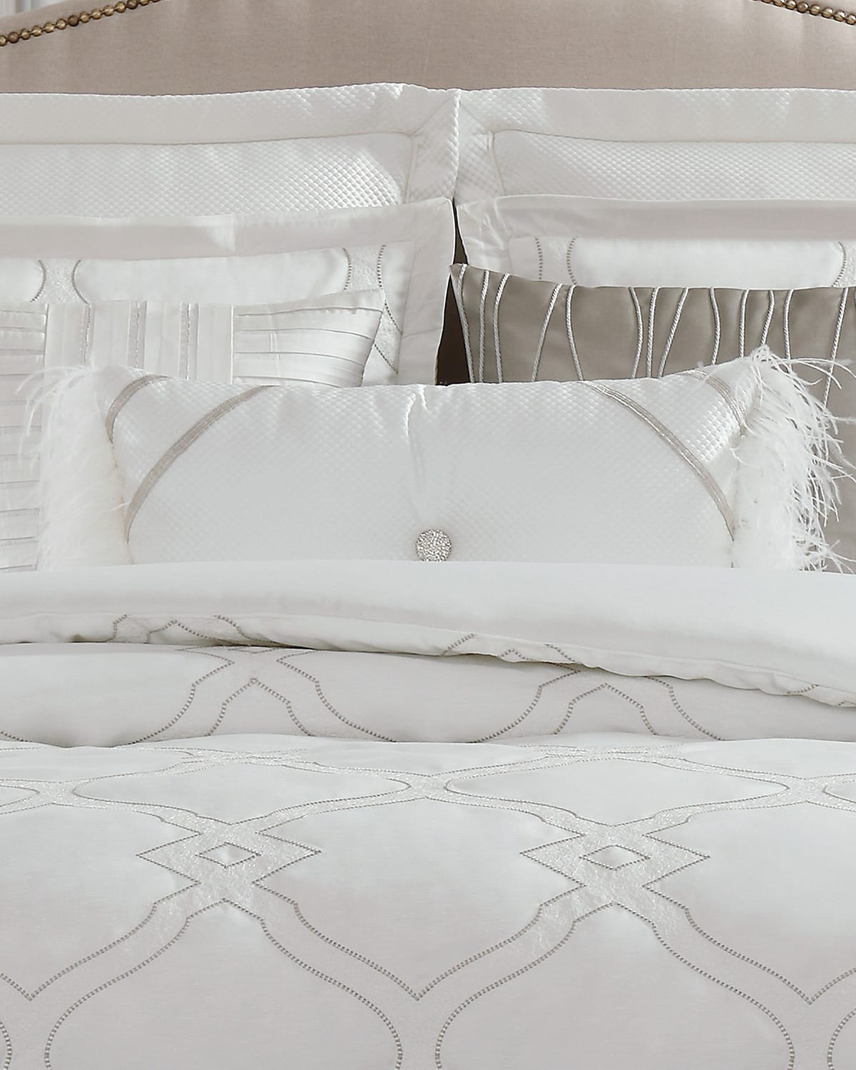 Image Charisma Dianti Woven Decorative Pillow