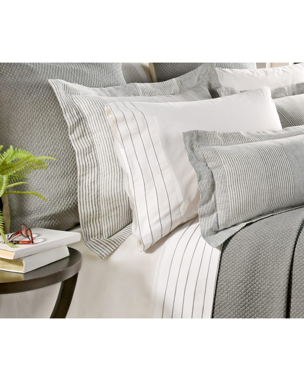 Image Avasa Home Mateo Coverlet