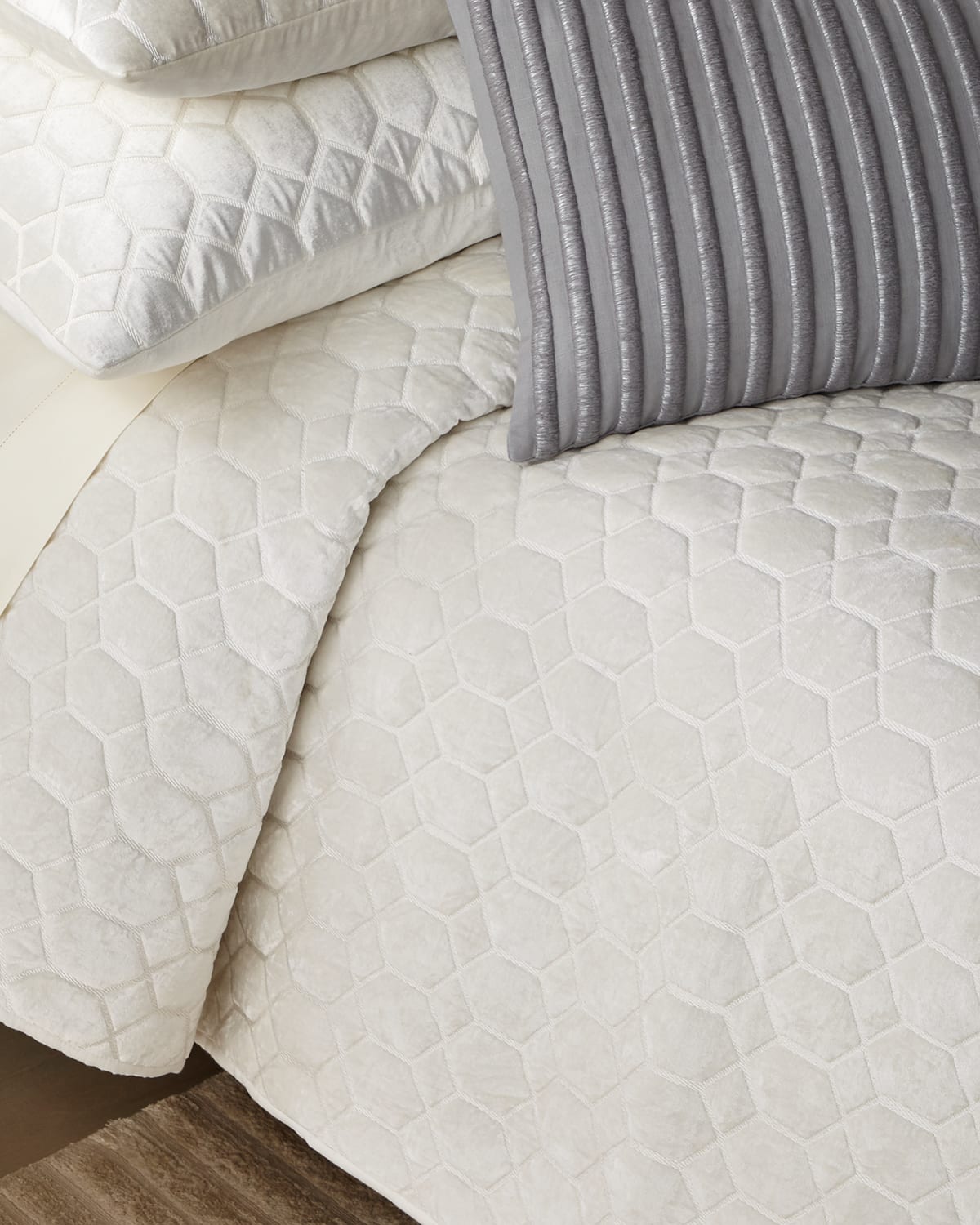 Image Callisto Home Honeycomb Quilt, Queen