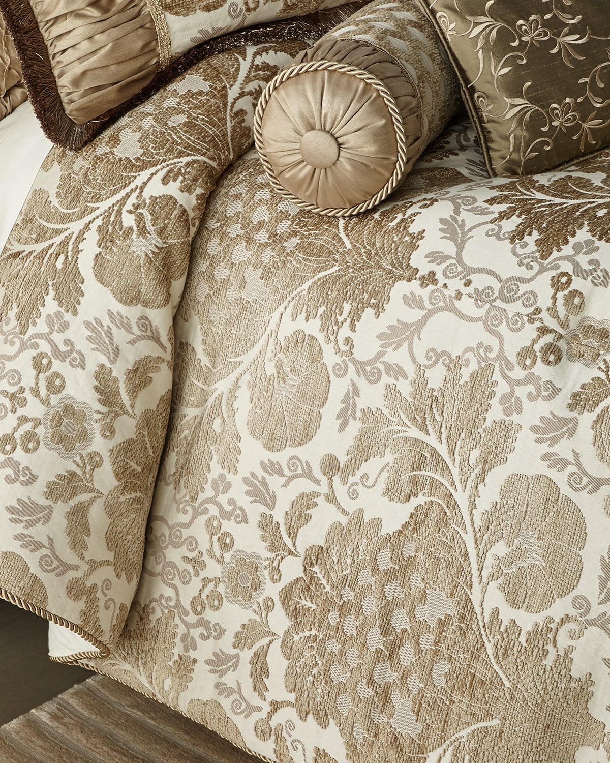 Image Austin Horn Collection Everleigh 3-Piece Comforter Set, King