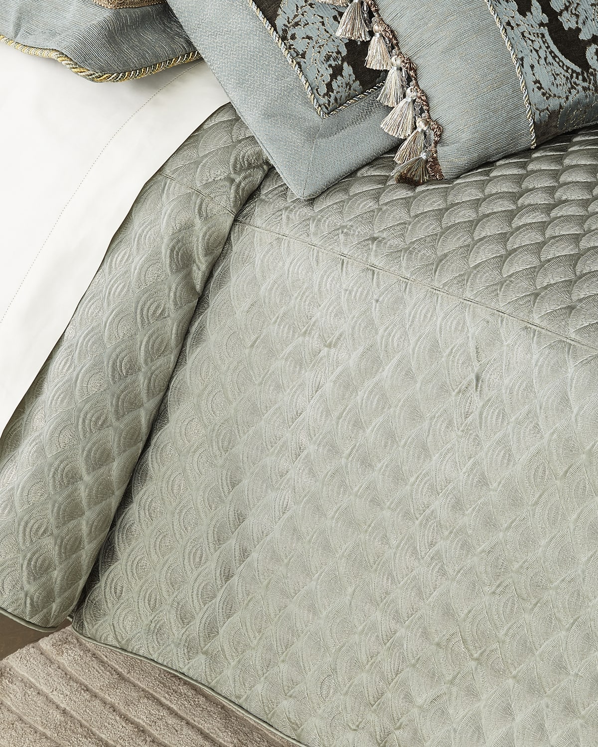 Image Austin Horn Collection Seashell 3-Piece King Coverlet Set
