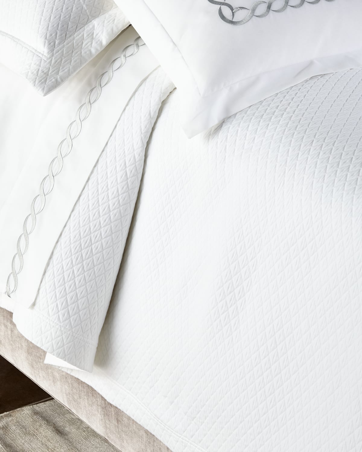Image Kassatex Diamante Coverlet, King