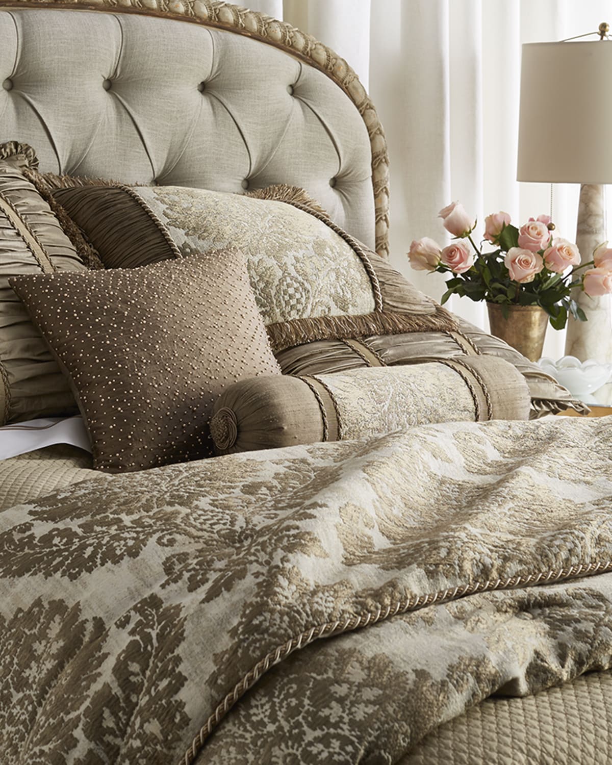 Image Austin Horn Collection Vienna Damask Comforter, Queen