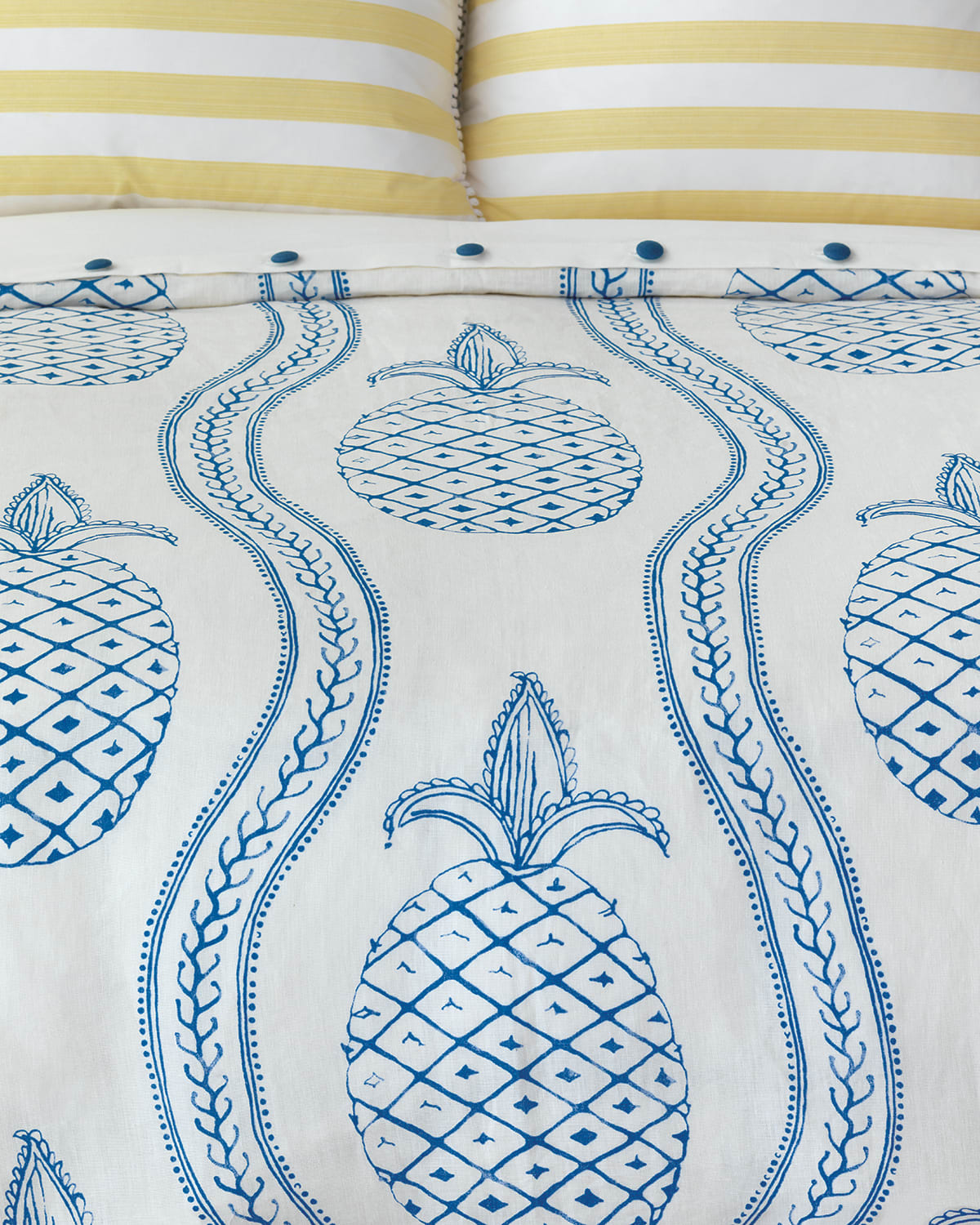 Image Eastern Accents Pineapple Bobble Oversized Queen Duvet