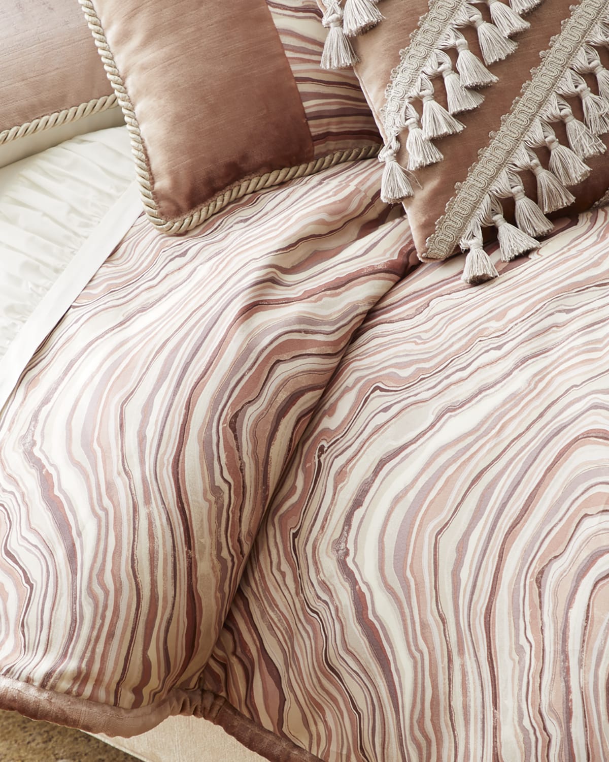 Image Sweet Dreams "Geod" Queen Duvet with Velvet Piping