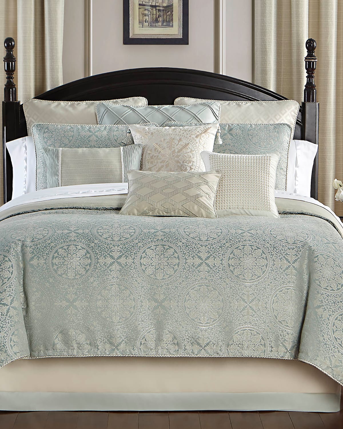 Image Waterford Daphne Reversible 4-Piece California King Comforter Set
