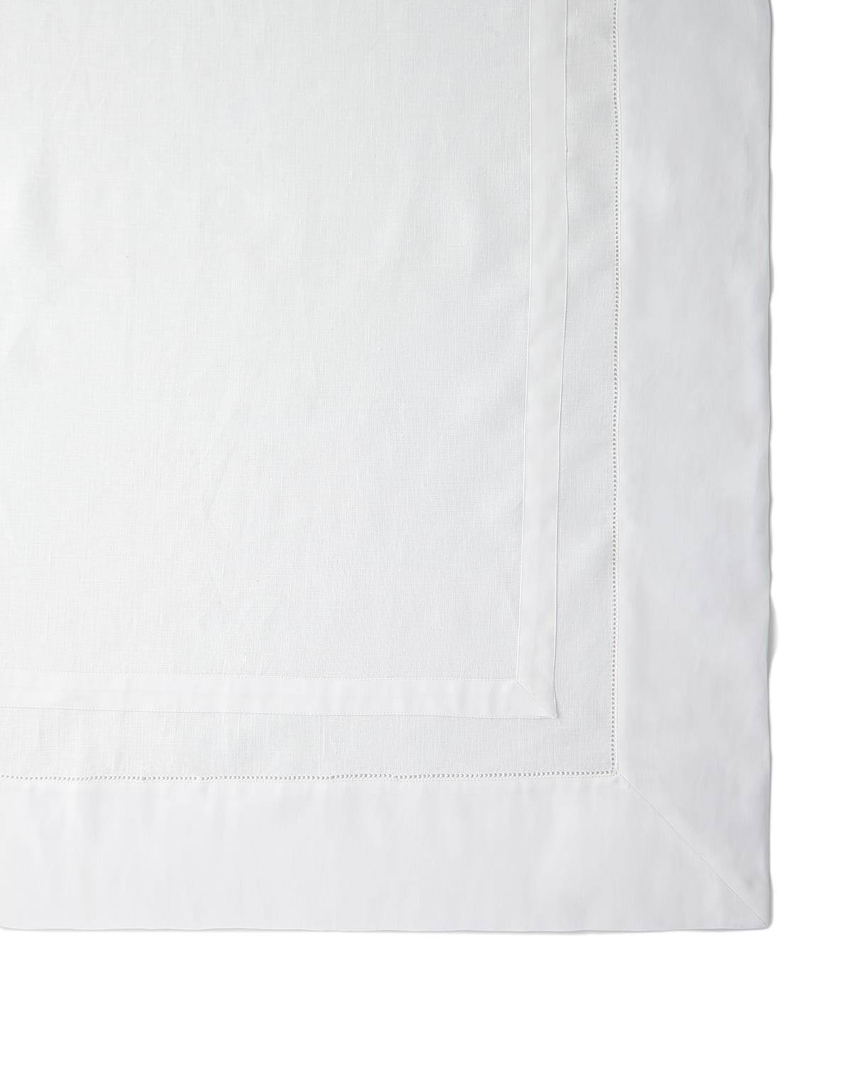 Image Sferra Tipton Oblong Tablecloth, 66" x 140"