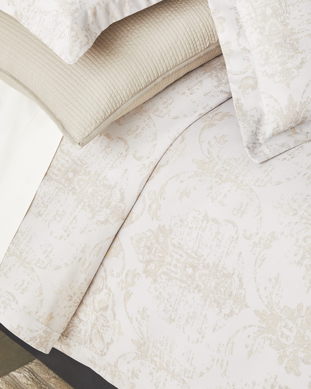 Image Lili Alessandra Medici Queen Duvet