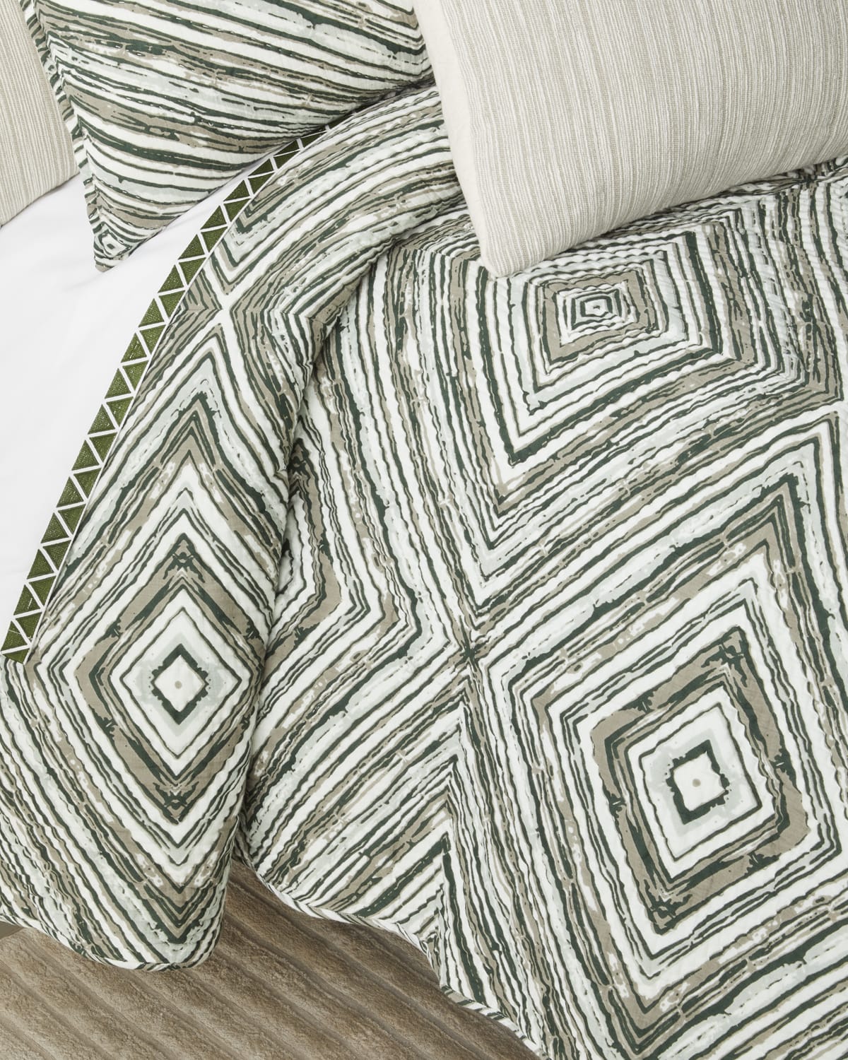 Image Amity Home Kingston King Quilt
