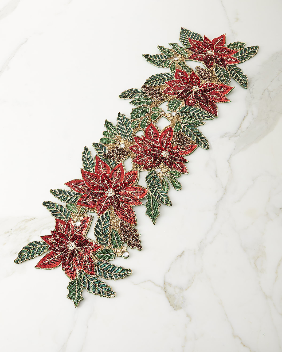 Image Kim Seybert Belle Noel Table Runner