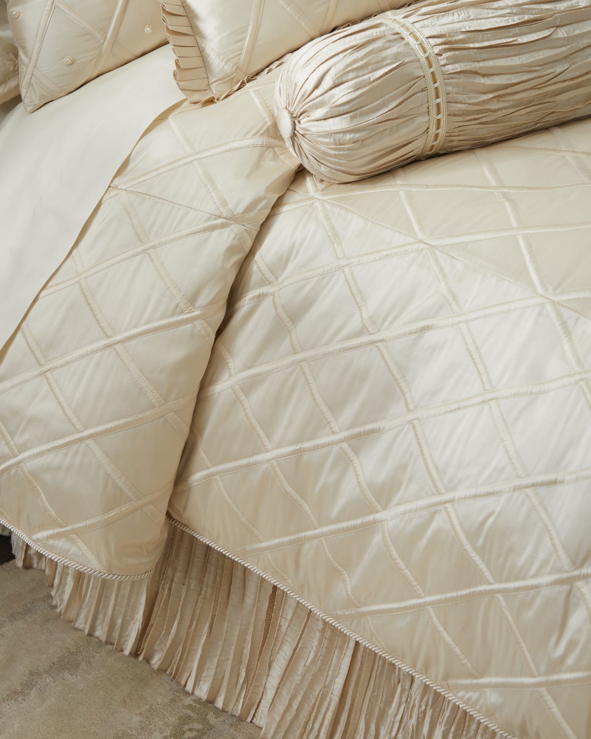 Image Austin Horn Collection Catherine's Palace Duvet,  Queen