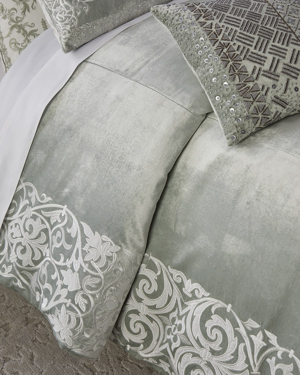 Image Callisto Home Darrius Scroll Duvet, Queen