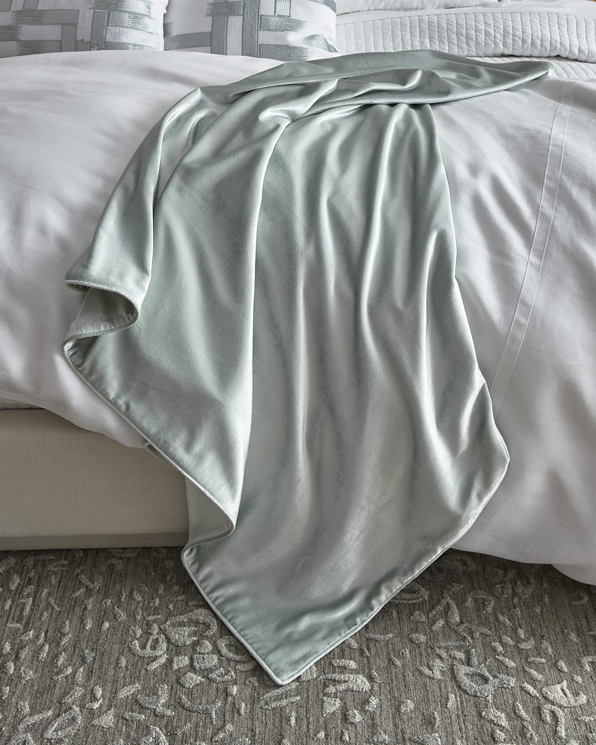 Image Lili Alessandra Milo Unquilted Throw