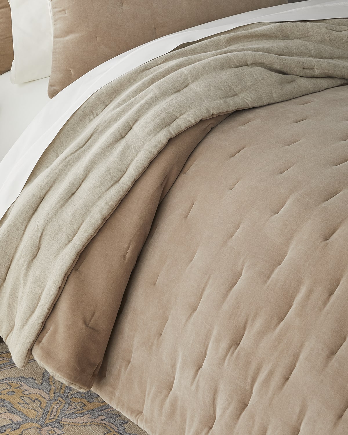 Image Amity Home Mesa Linen & Velvet Quilt, King