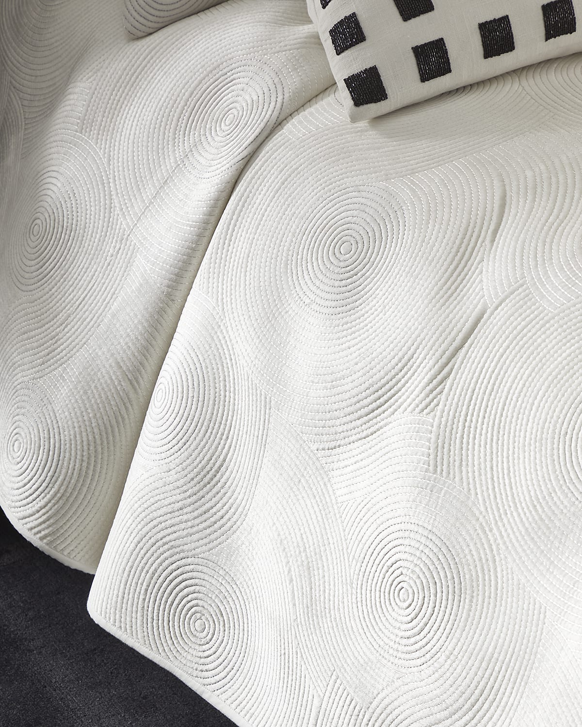 Image Callisto Home Einar Velvet Coverlet, King