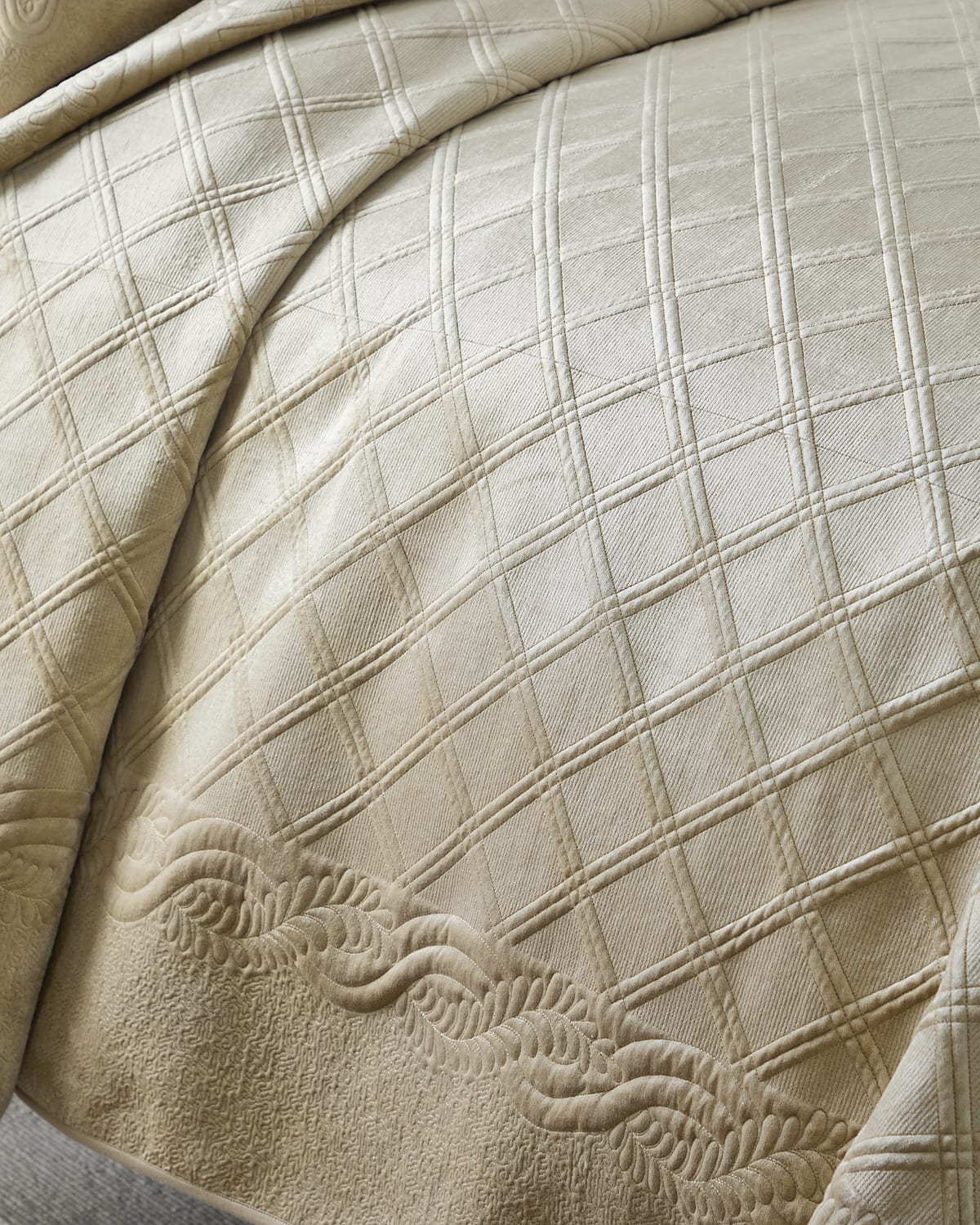 Image Callisto Home Cavour Queen 3-Piece Velvet Coverlet Set