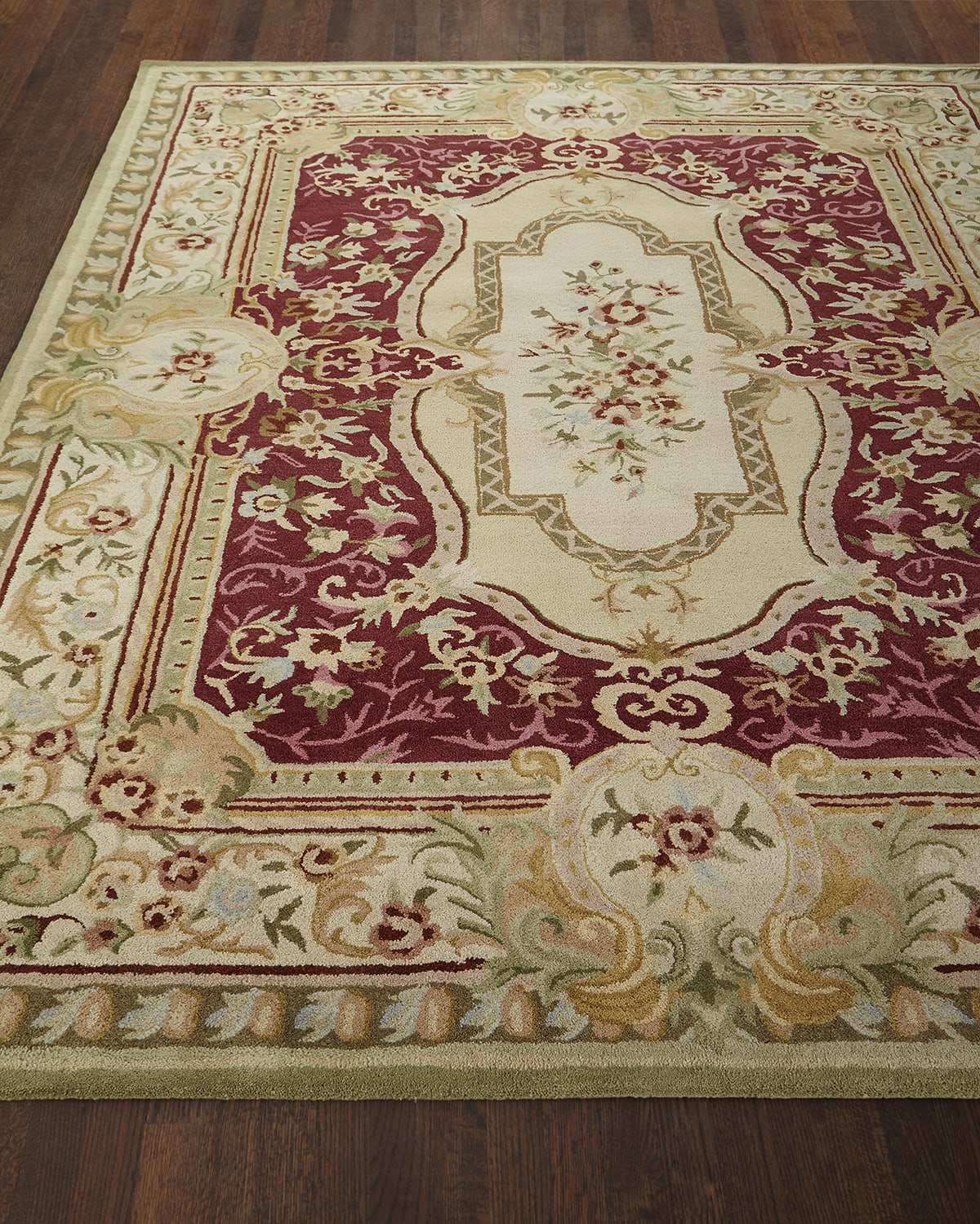 Traditional Tufted Wool Rug horchow