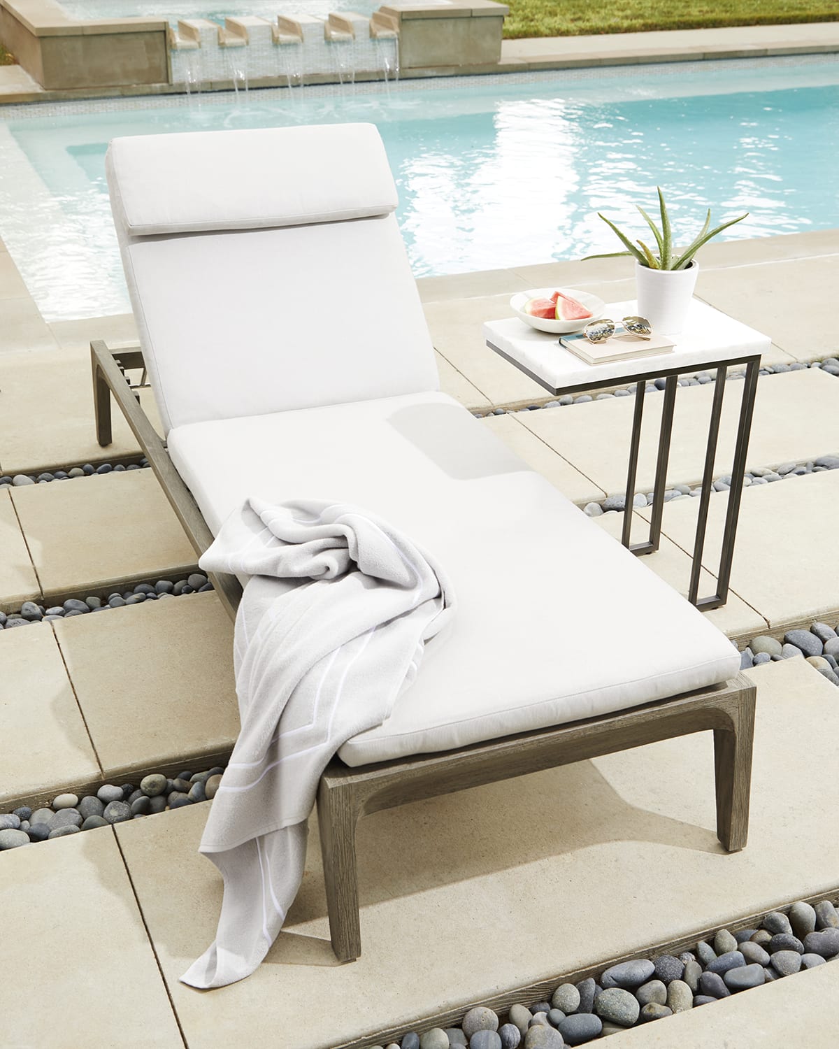 Bernhardt chaise online lounge