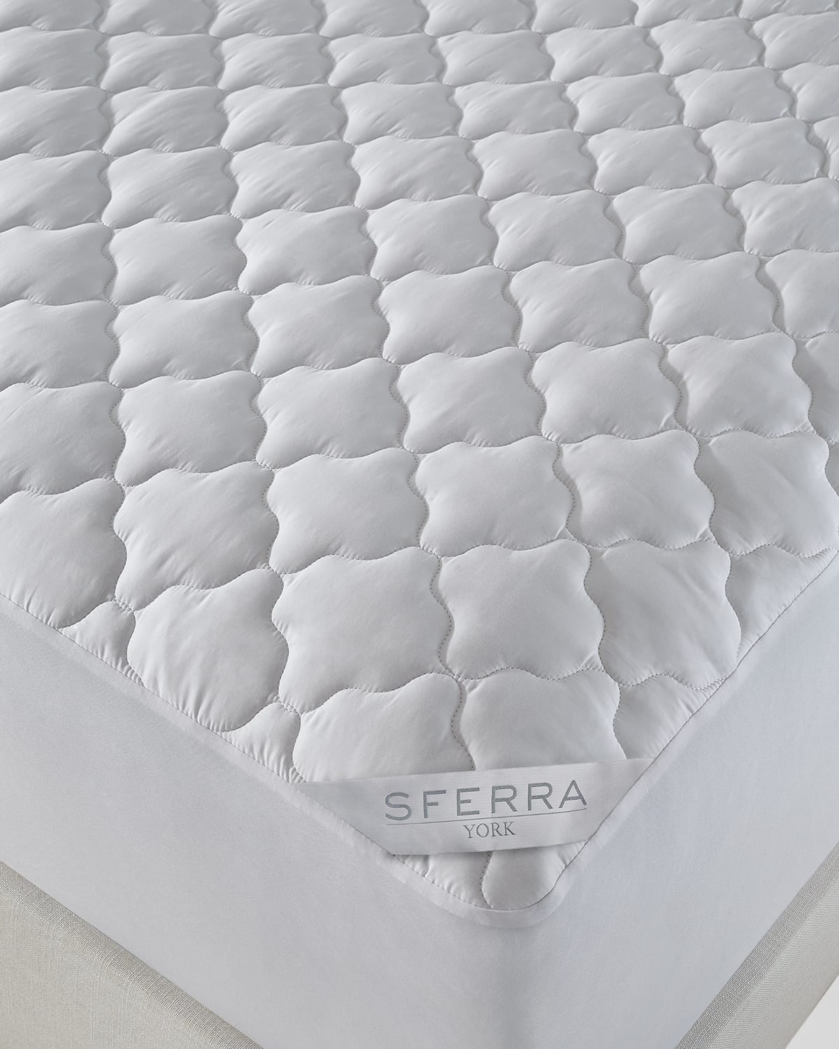 Sferra york full mattress pad horchow