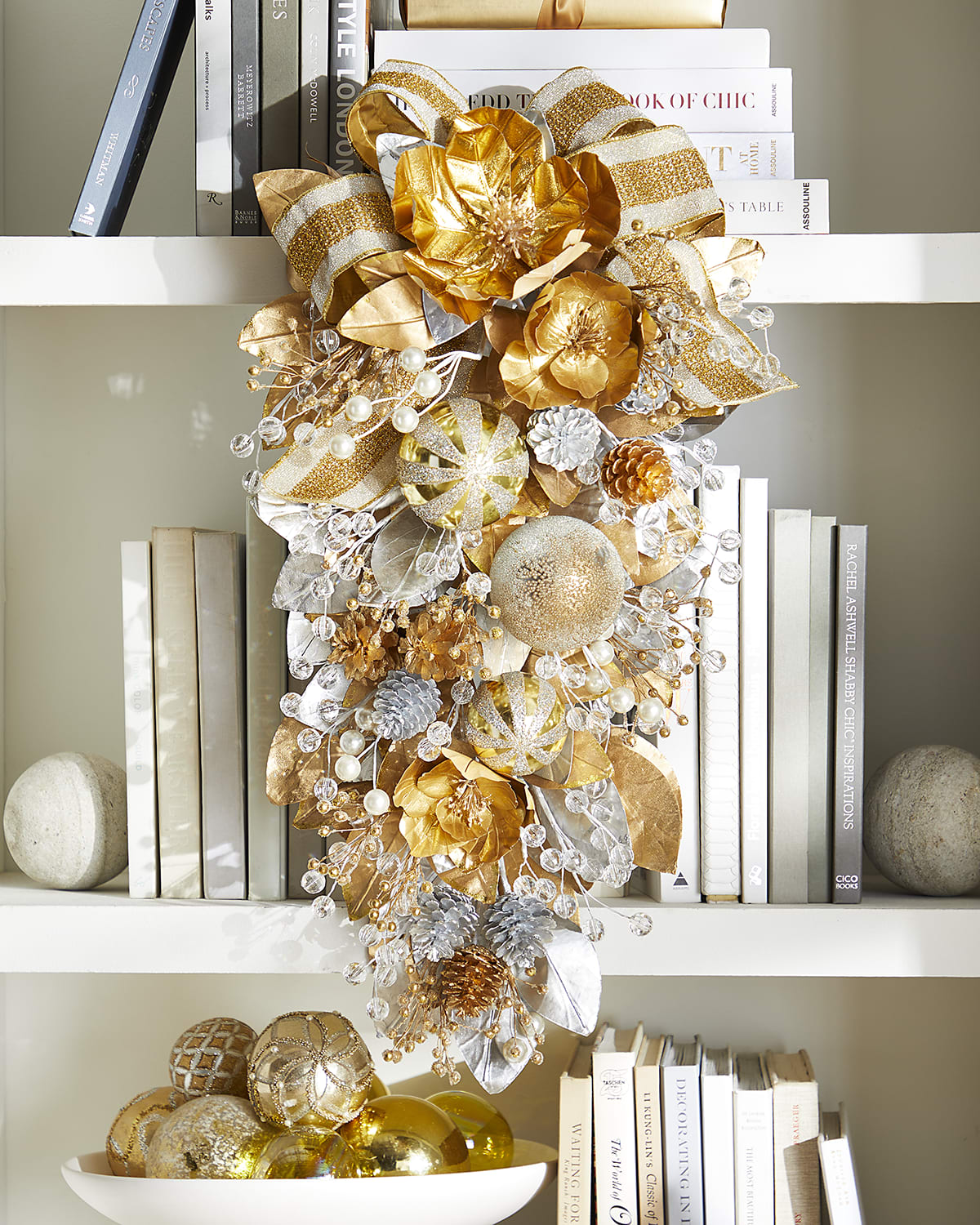 Neiman Marcus 28" Art Deco Christmas Prelit Wreath Horchow