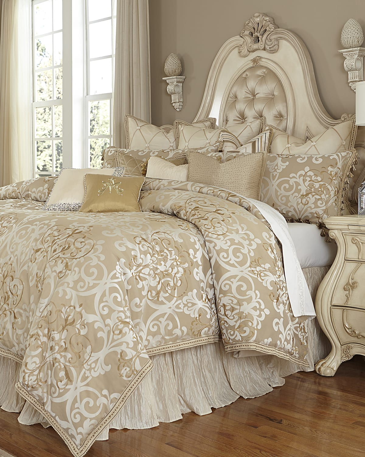 Michael Amini Elizabeth 13-piece King Comforter Set 