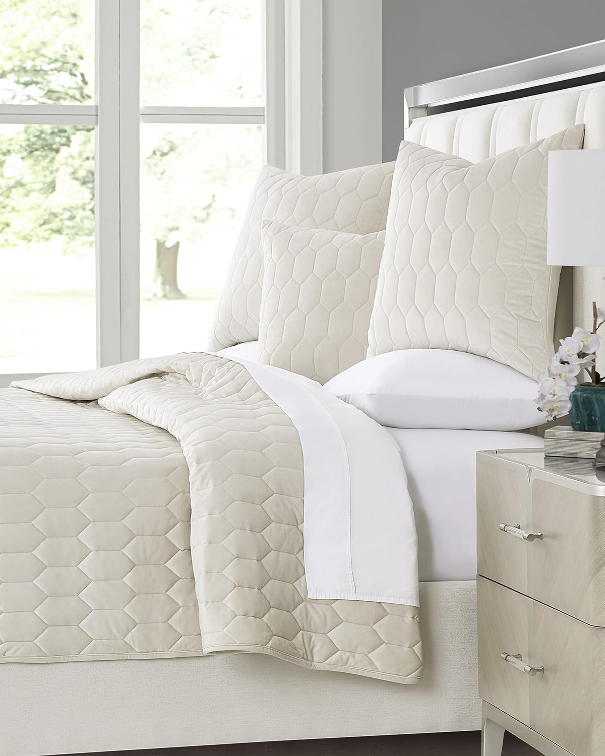 Michael Amini Niagara 4-piece King Quilt Set 