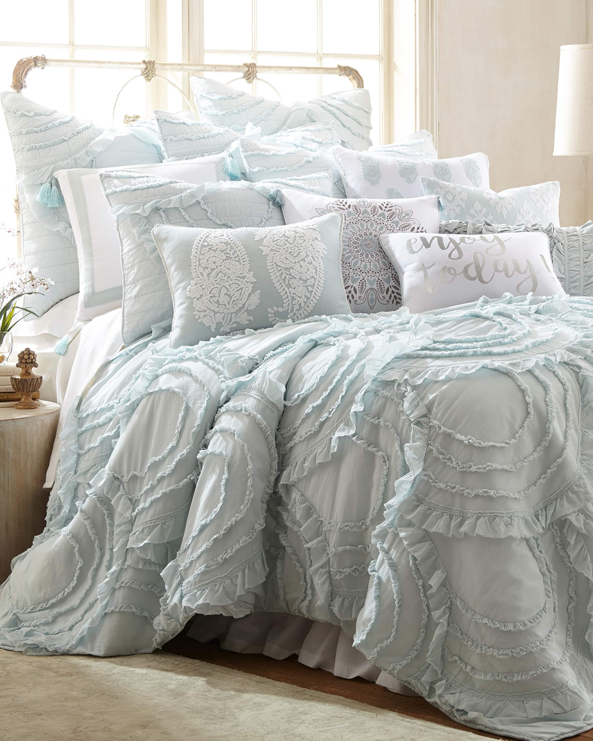 Levtex Layla Spa King Quilt Set