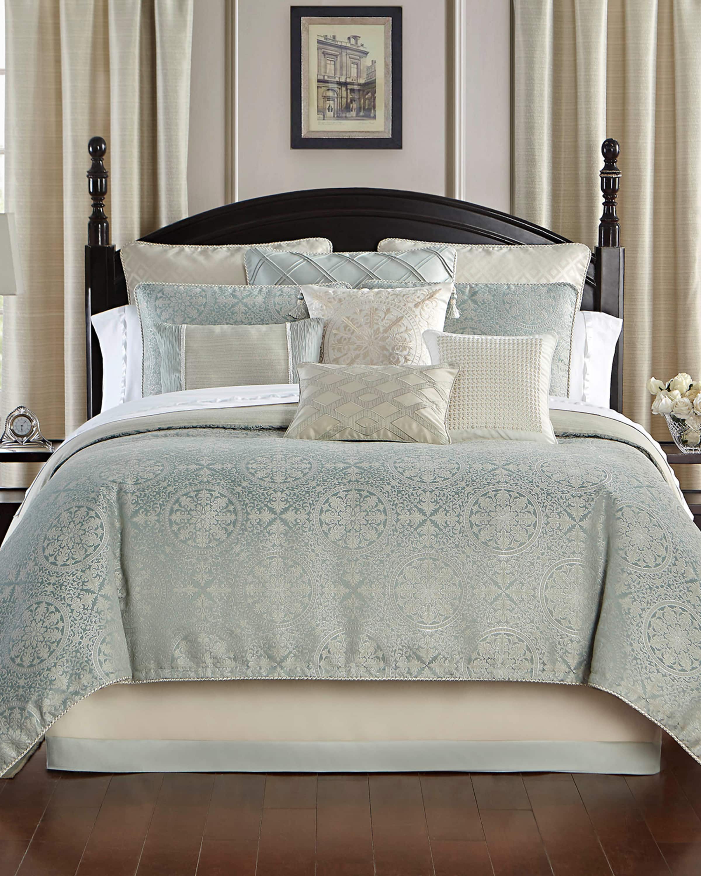 Waterford Daphne Reversible 4Piece Queen Comforter Set and Matching