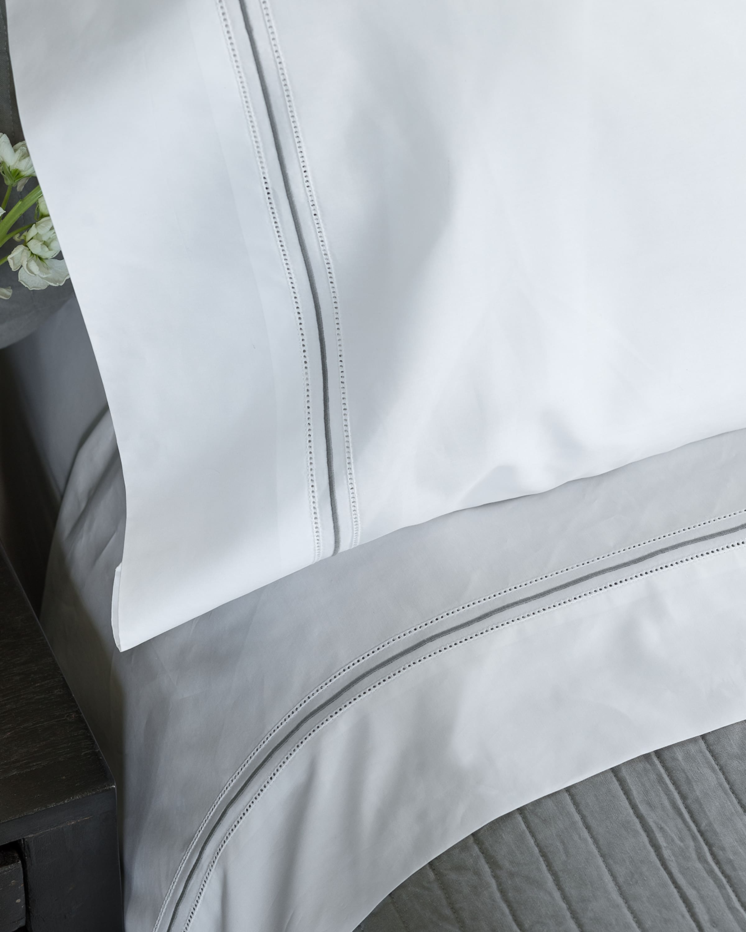 Lili Alessandra Bella White Queen 300TC Sheet Set