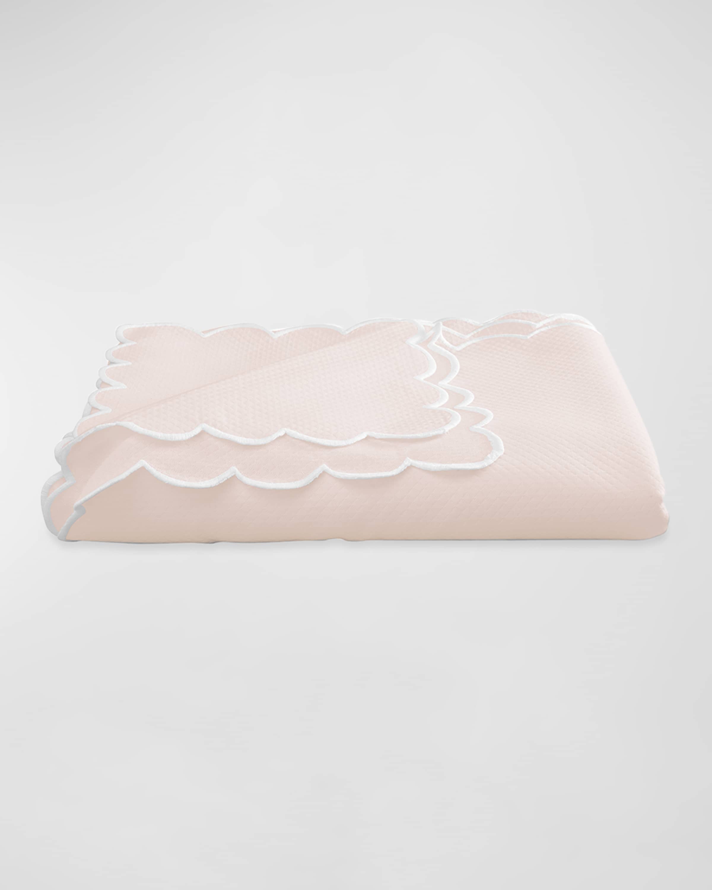 Matouk Savannah Gardens Tablecloth, 68" x 90"