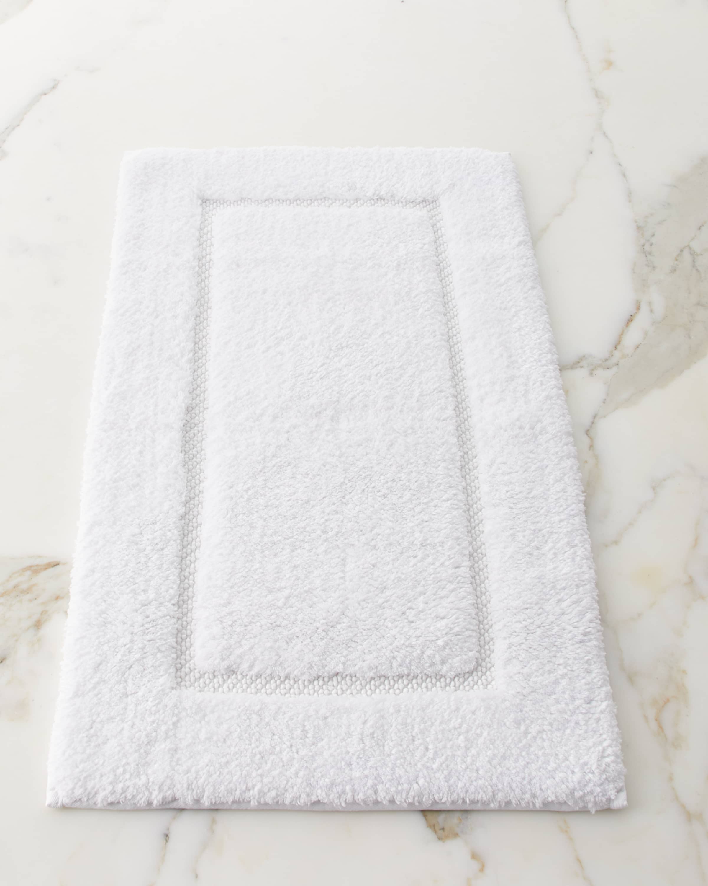 Graccioza Egoist Bath Rug, 20" x 31"