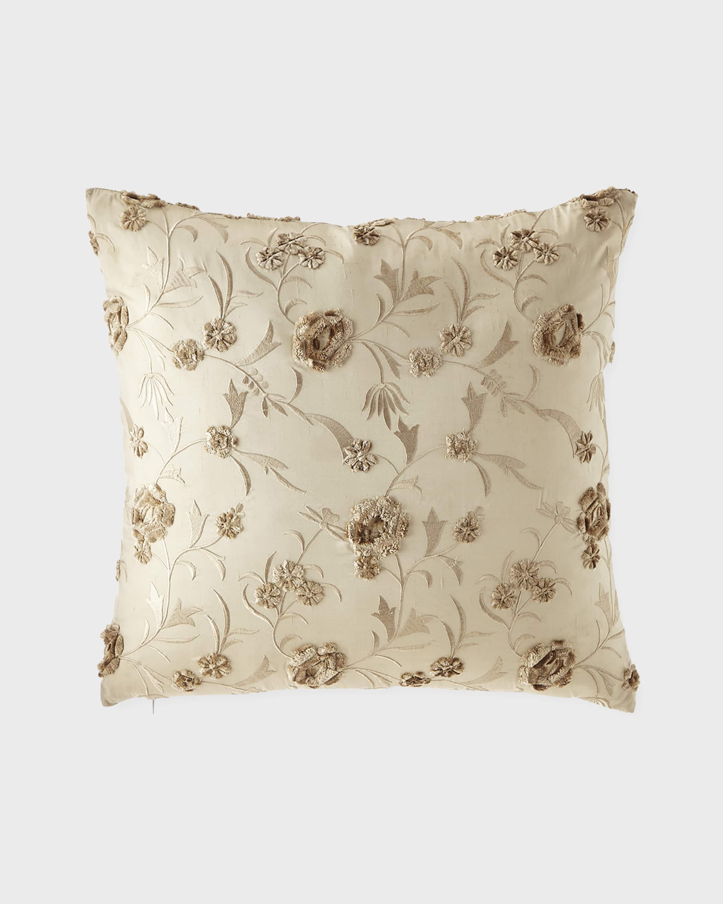 Austin Horn Collection Cantori Silk 17" Pillow