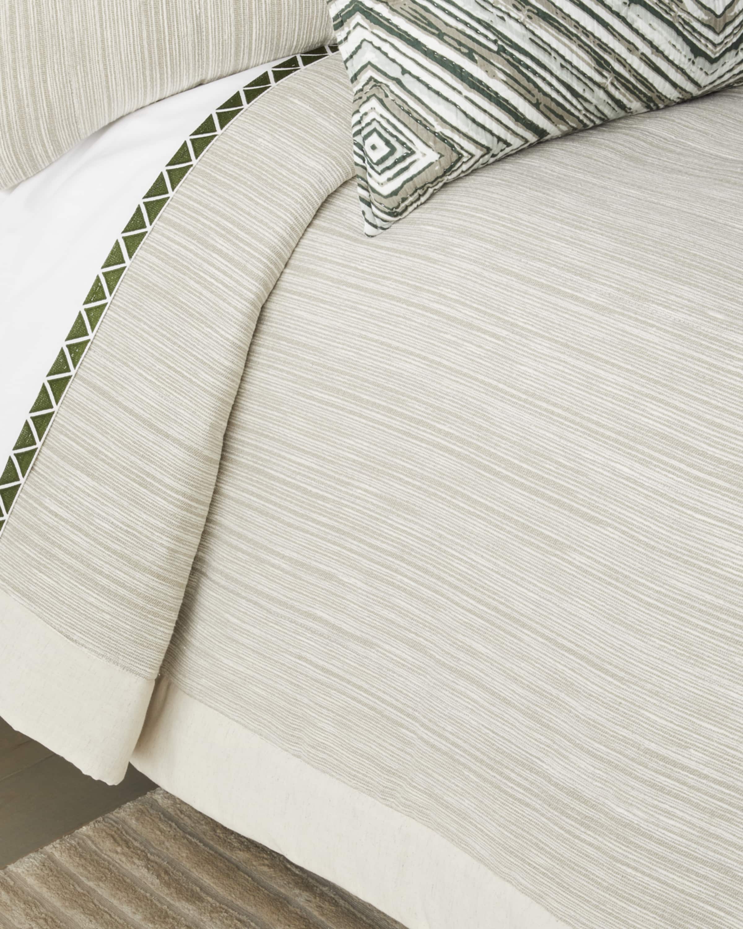 Amity Home Gill Quilt, Queen