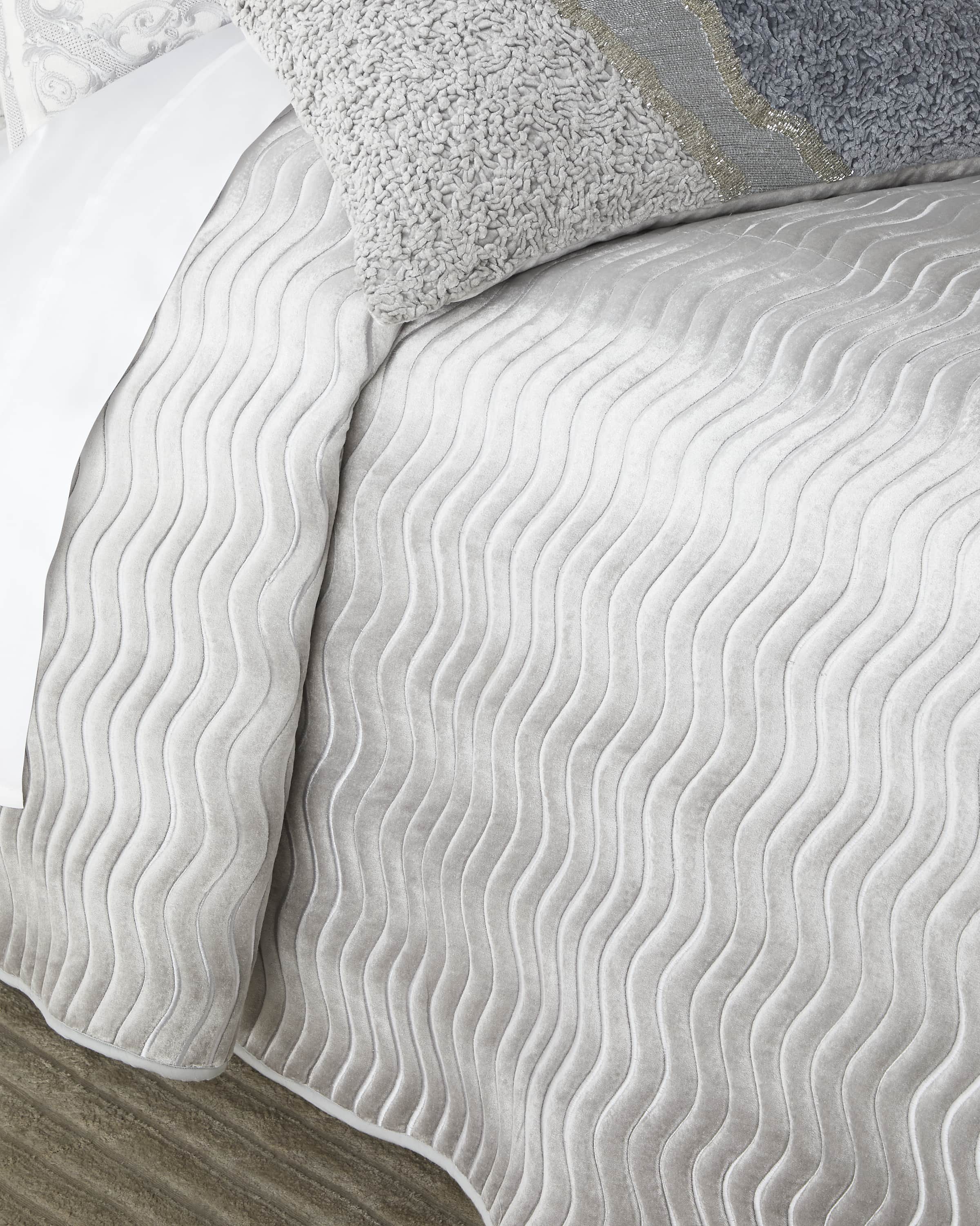 Callisto Home Taylor Wave Quilt, Queen