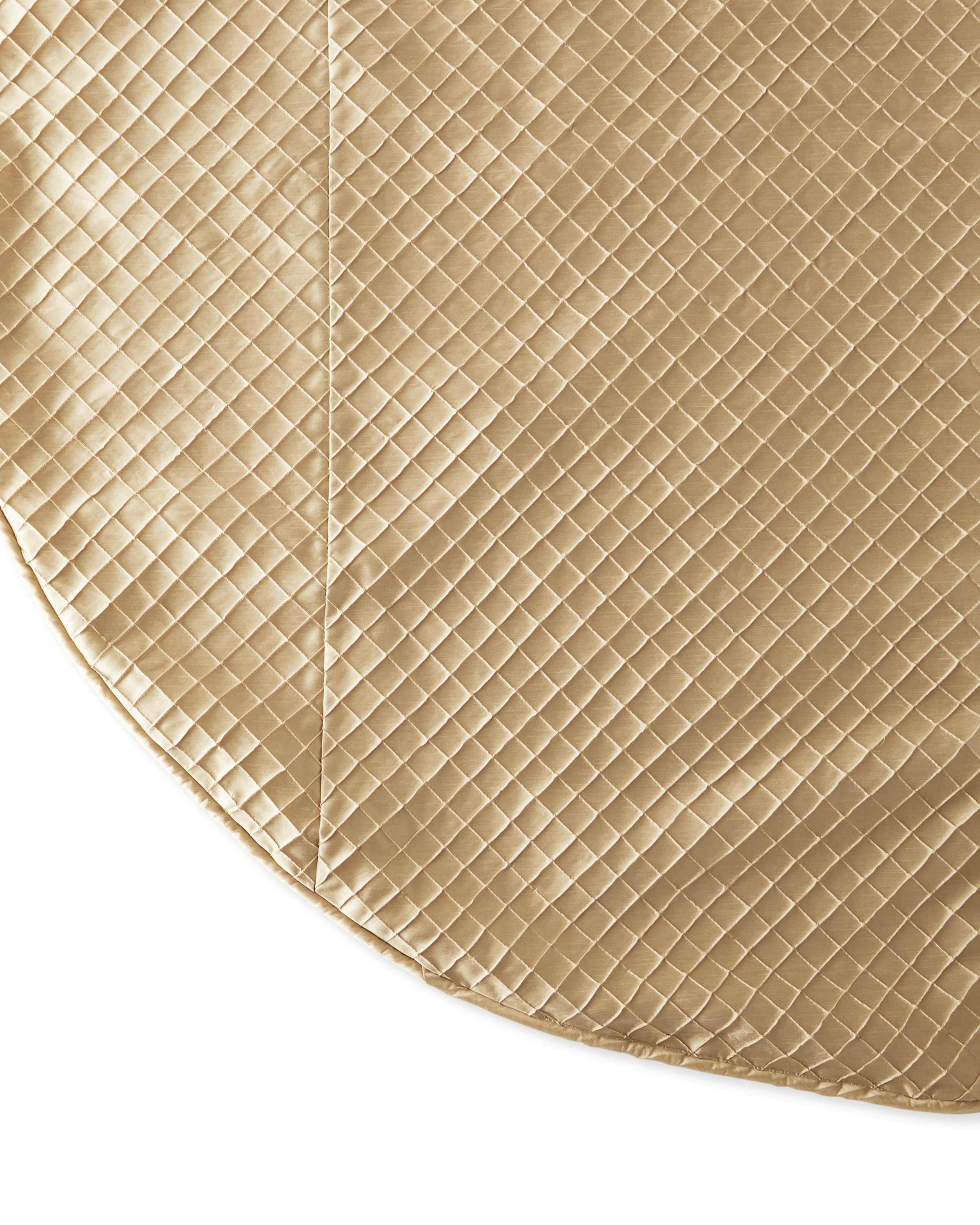 Austin Horn Collection Liselle 90" Round Tablecloth