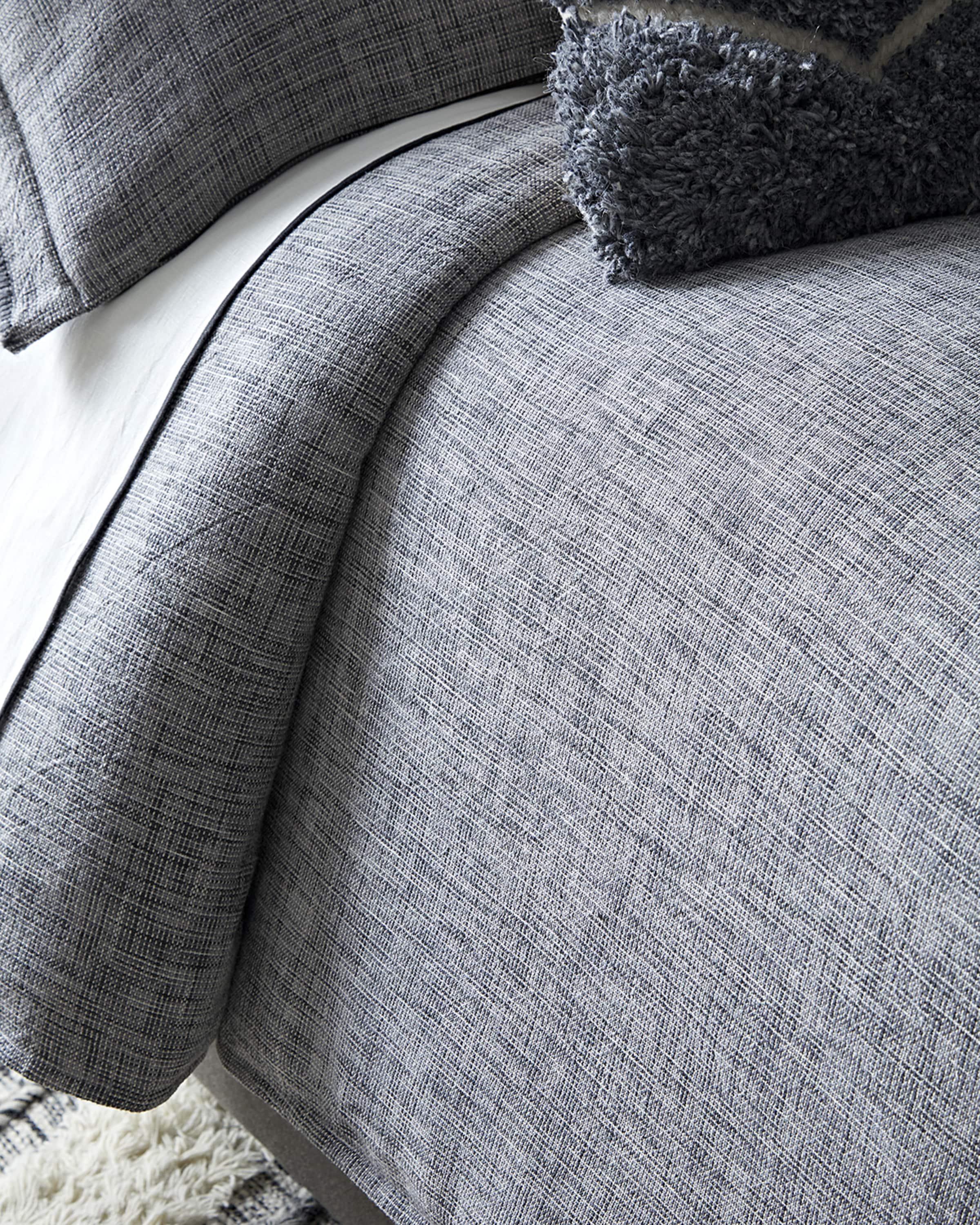 Amity Home Drew Duvet, Queen